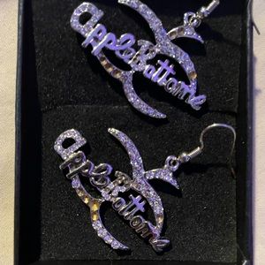 🍎 bottom earring’s very sexy